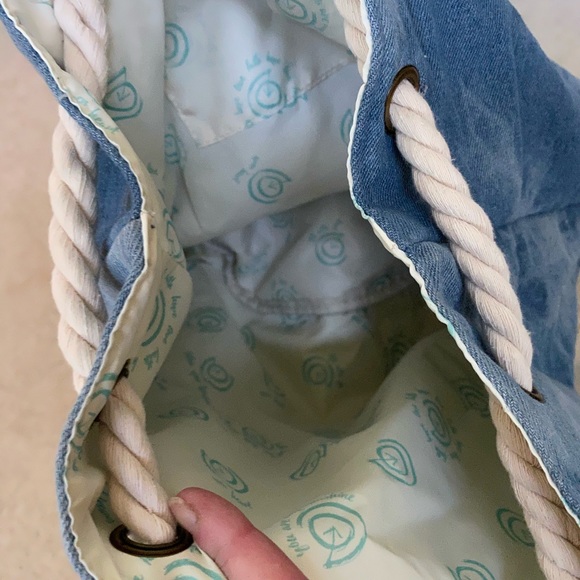 “LOVE THIS LIFE” 🏝 Super Cute Denim Backpack tote - Picture 8 of 8